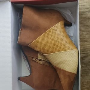 FAUX SUEDE/ DIAMOND VIPER BOOTS SIZE 11M